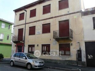 Stabile / Palazzo in Vendita in Via Verbano 16 a Novara