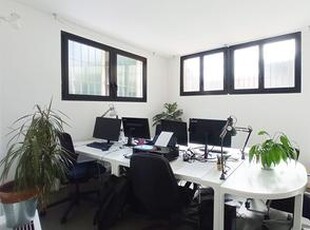 Utilizzo stanza uso ufficio/studio professionale