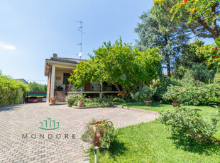 Villa Bifamiliare in vendita a Granarolo dell'Emilia - Zona: Granarolo dell'Emilia