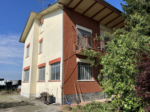 Villa Bifamiliare in vendita a Roccabianca - Zona: Roccabianca
