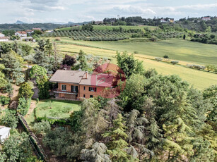 Villa in vendita a Longiano - Zona: Longiano