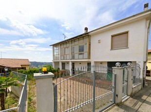 Villa in vendita a Montegrosso d'Asti