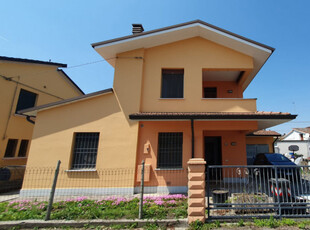 Villa in vendita a Novi di Modena - Zona: Novi di Modena