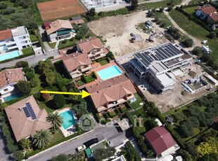 Villetta a schiera in Vendita in Via Colombara Ruffoni 10 a Lazise