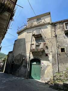 Casa singola in vendita a Castiglione Di Sicilia Catania