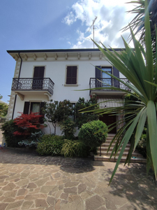 villa in vendita a Desenzano del Garda