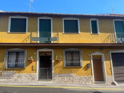 Casa semi indipendente in vendita a Piedimonte Etneo Catania