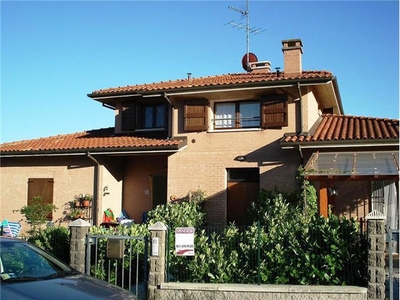 Appartamento in Via Calvino, Monte San Pietro (BO)