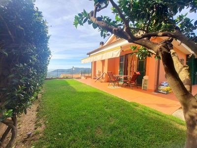 Villa a schiera 4 locali, ottimo stato, Centro, Pietra Ligure