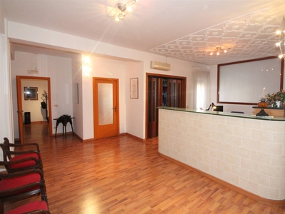 Appartamento in vendita a Lentini Siracusa P.zza Del Popolo