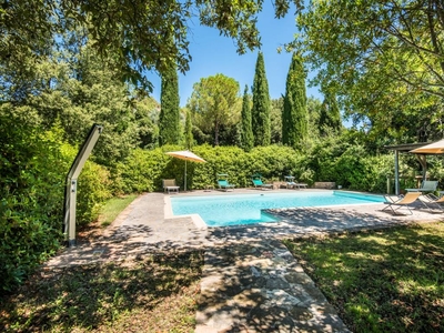 Casale a Montalcino con piscina, giardino e terrazza