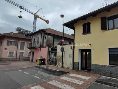 Locale commerciale in affitto a Beinasco