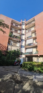 Quadrilocale da ristrutturare in via caserta crocevia, Reggio Calabria