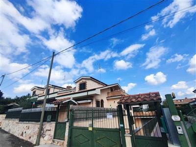 Semindipendente - Villa a schiera a Marco Simone, Guidonia Montecelio