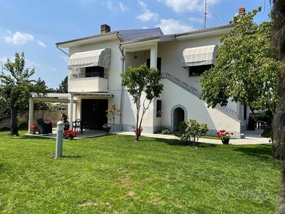 VILLA SINGOLA A CARDANO AL CAMPO