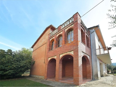 Casa indipendente in Via Urano, Perugia, 6 locali, 2 bagni, garage
