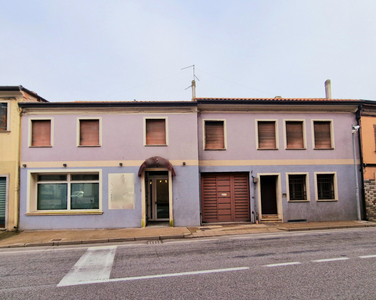 azienda commerciale in vendita a Borgo Veneto