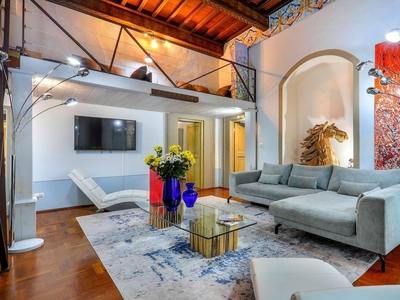 Prestigioso appartamento di 200 m² in affitto Firenze, Italia