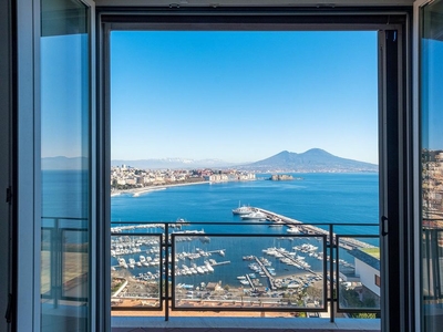 Appartamento di prestigio di 250 m² in vendita Napoli, Italia