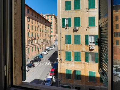 Appartamento - Quadrilocale a San Teodoro, Genova