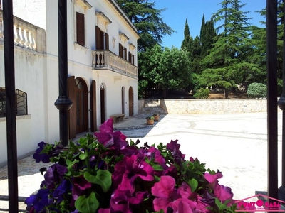 Lussuoso casale in vendita Ostuni, Italia