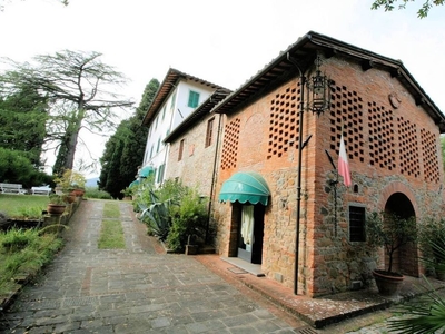 Lussuoso casale in vendita Uzzano, Toscana