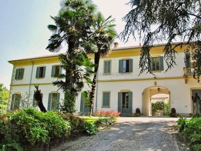 Prestigiosa villa di 1900 mq in vendita Viale John e Robert Kennedy, Besana in Brianza, Lombardia
