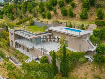 Prestigiosa villa di 350 mq in vendita, Via Vittorio Veneto, Cernobbio, Lombardia