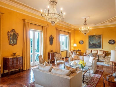 Prestigiosa villa di 800 mq in vendita, Napoli, Campania