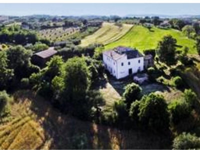 Rustico con giardino in via case nuove, Castelleone di Suasa