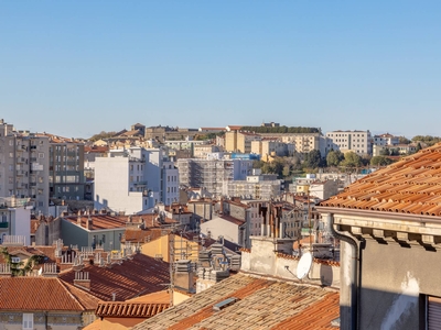 Trilocale con terrazzo, Trieste pascoli - d'annunzio rossetti