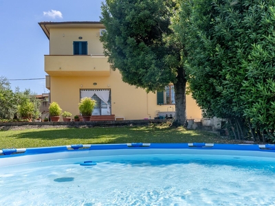 Villa Bifamiliare con giardino a Cerreto Guidi