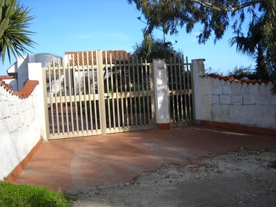 VILLA CON TERRENO - PORTOPALO DI CAPO PASSERO (SR)