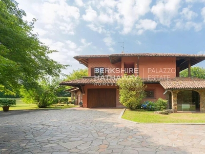Villa di 765 mq in vendita via cascina bella 1., Olgiate Comasco, Lombardia