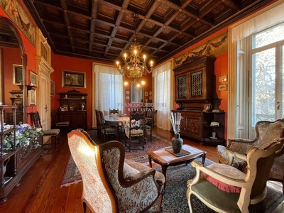 Esclusiva villa in vendita Viale John e Robert Kennedy, Besana in Brianza, Lombardia