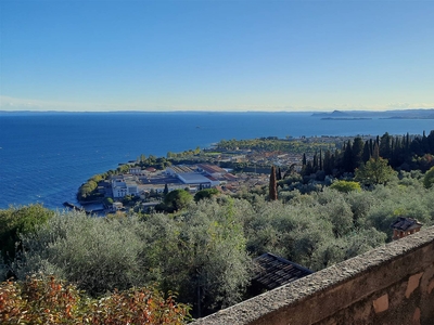 Rustico casale in vendita a Toscolano Maderno Brescia