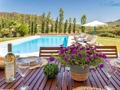 Alghero Villa Mirti, villa indipendente con piscina per 8 persone