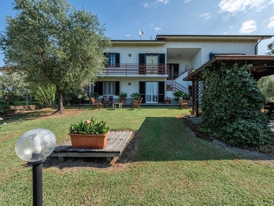 Appartamento di vacanza 'Saralisa Grazia' con balcone, piscina condivisa, giardino condiviso e Wi-Fi