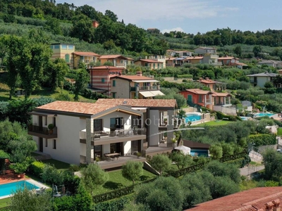 Appartamento in vendita a Torri del Benaco via San Zeno