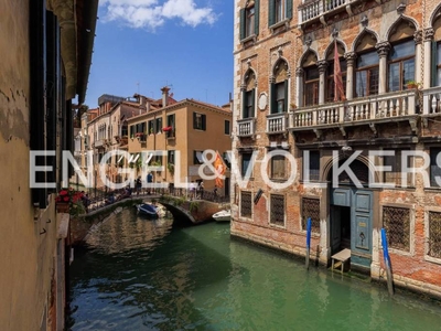 Appartamento in vendita a Venezia campo Santa Marina
