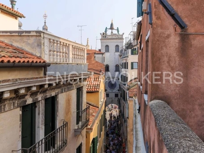 Appartamento in vendita a Venezia marzaria De l'Orologio