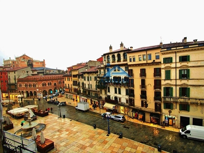 Appartamento in vendita a Verona piazza delle Erbe