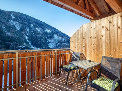 Appartamento 'Kreuzplonhof Apt Dorfblick' con vista sulle montagne e cabina a infrarossi privata