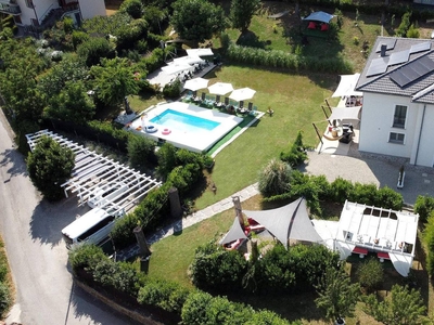 Charmante Ferienwohnung in San Benedetto Del Querceto mit Grill, Garten und gemeinschaftlichem Pool