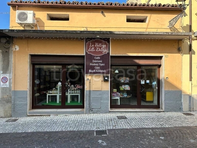 Articoli da Regalo/Casalinghi in vendita a Torre de' Passeri via San Vittorino, 59