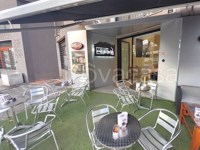 Bar in vendita a Pescara viale Pindaro, 81