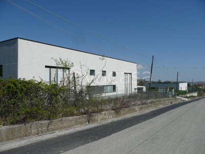 Capannone Industriale in vendita a Civitella del Tronto strada Provinciale 14, snc