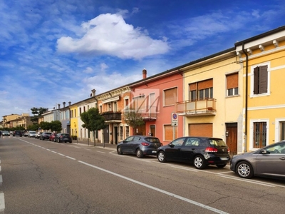 Casa a Schiera in vendita a Villafranca di Verona corso Vittorio Emanuele ii, 157