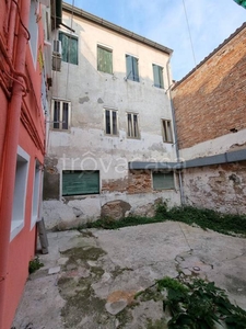 Casa Indipendente in vendita a Chioggia calle Corona