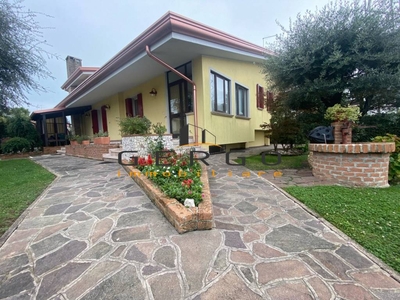Casa Indipendente in vendita a Eraclea via Giacomo Matteotti